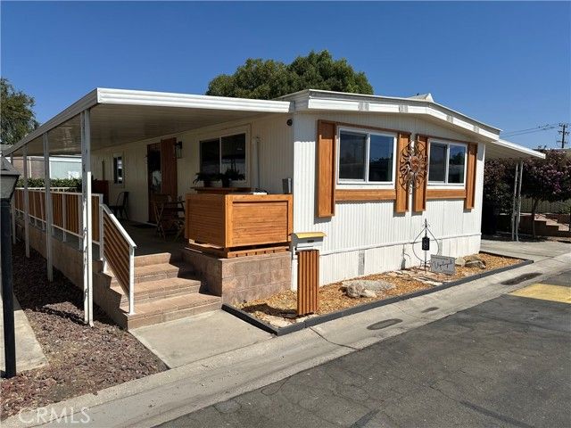 225 N Akers Road 308, Visalia, CA 93291