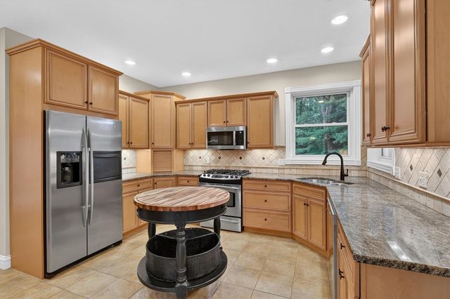 5284 Tillman Drive, Kalamazoo, MI 49009
