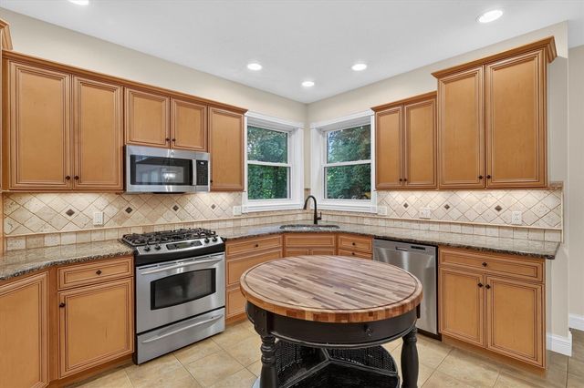 5284 Tillman Drive, Kalamazoo, MI 49009