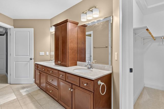 5284 Tillman Drive, Kalamazoo, MI 49009