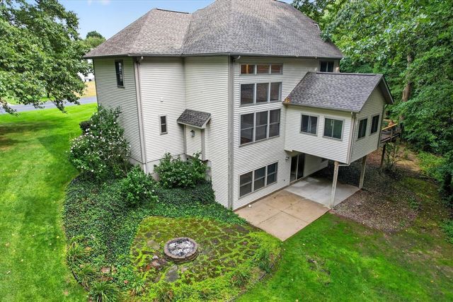 5284 Tillman Drive, Kalamazoo, MI 49009
