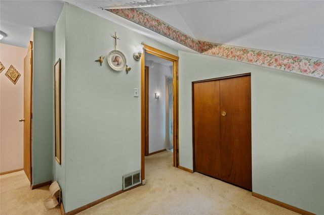 5879 Steele Rd, Murrysville, PA 15668