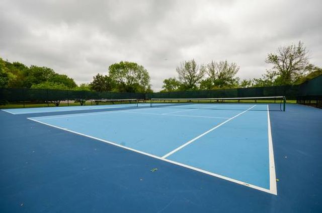 5950 OAKWOOD Drive 2G, Lisle, IL 60532