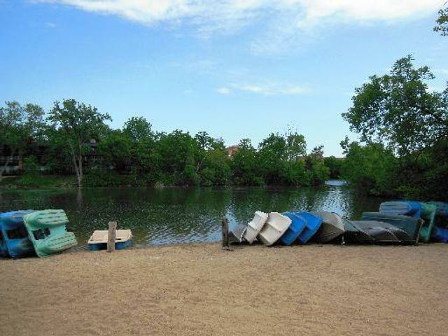 5950 OAKWOOD Drive 2G, Lisle, IL 60532