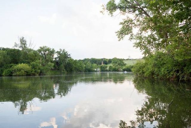 5950 OAKWOOD Drive 2G, Lisle, IL 60532