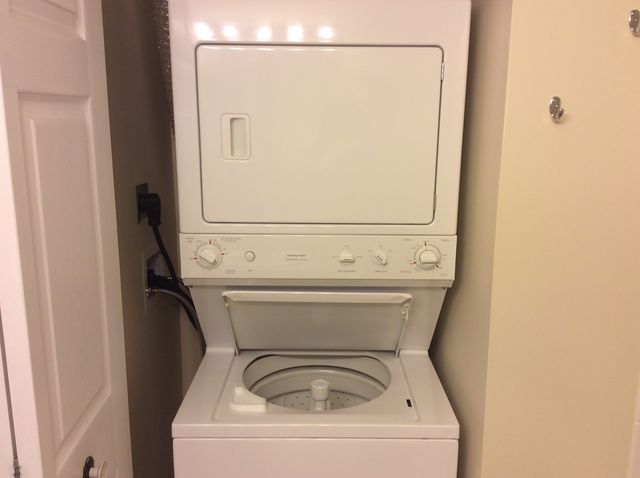 5950 OAKWOOD Drive 2G, Lisle, IL 60532