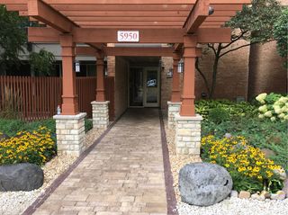 5950 OAKWOOD Drive 2G, Lisle, IL 60532