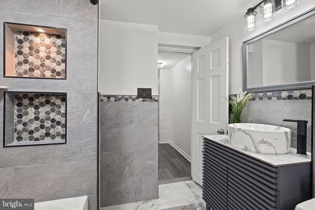 1738 MARGARET, Philadelphia, PA 19124