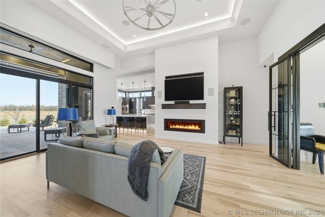 9696 E 161st Street S, Bixby, OK 74008