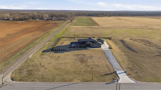 9696 E 161st Street S, Bixby, OK 74008