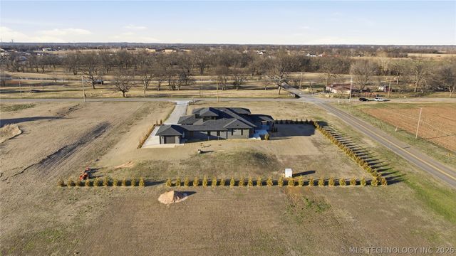 9696 E 161st Street S, Bixby, OK 74008
