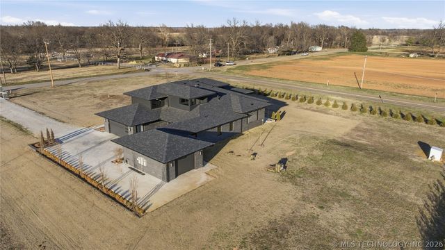 9696 E 161st Street S, Bixby, OK 74008