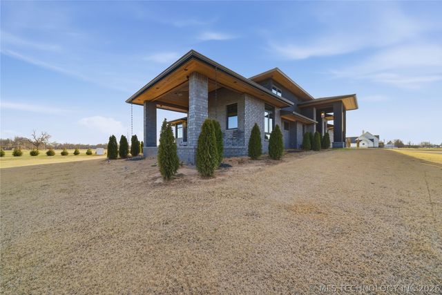 9696 E 161st Street S, Bixby, OK 74008