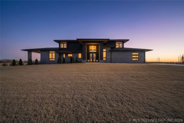 9696 E 161st Street S, Bixby, OK 74008