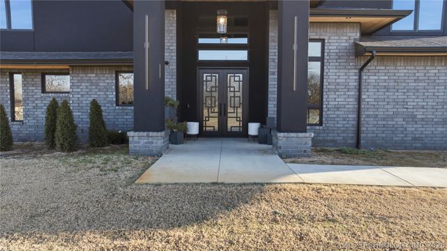 9696 E 161st Street S, Bixby, OK 74008