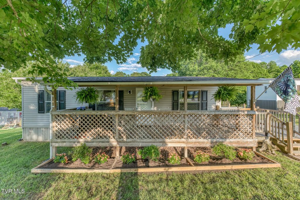 125 Roaming Drive, Chuckey, TN 37641