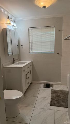 1009 S Missouri Avenue, Weslaco, TX 78596