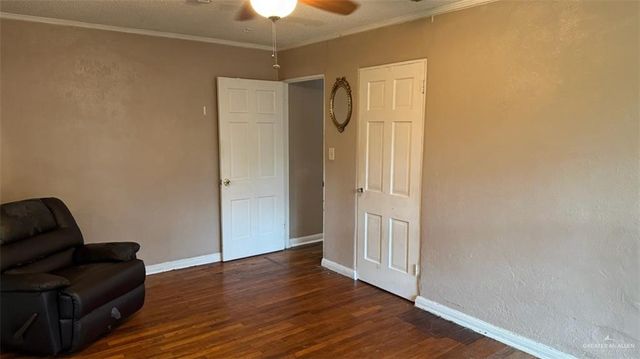 1009 S Missouri Avenue, Weslaco, TX 78596