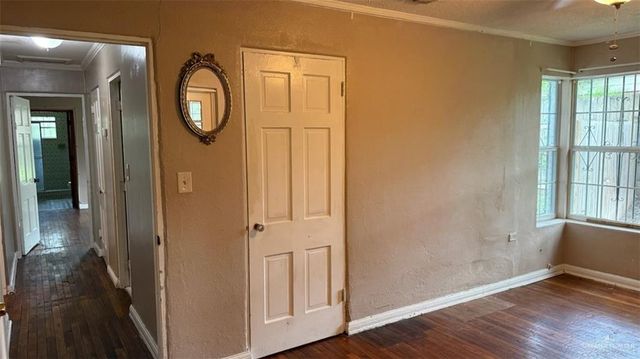 1009 S Missouri Avenue, Weslaco, TX 78596