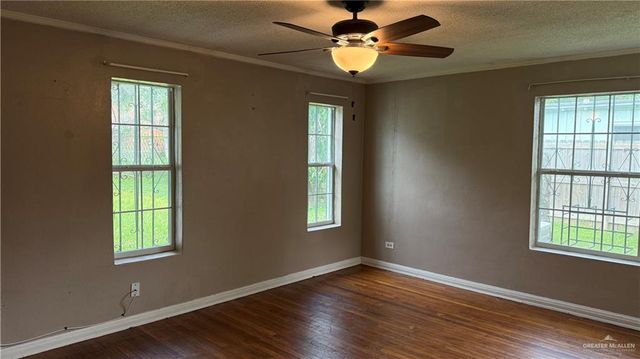 1009 S Missouri Avenue, Weslaco, TX 78596