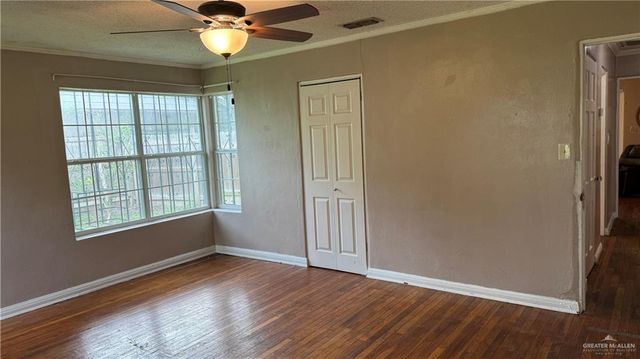 1009 S Missouri Avenue, Weslaco, TX 78596