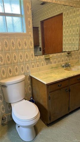 1009 S Missouri Avenue, Weslaco, TX 78596