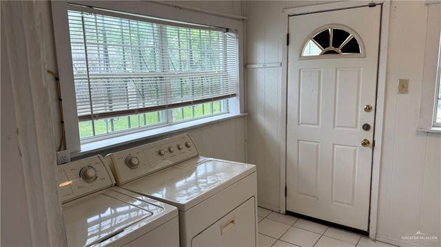 1009 S Missouri Avenue, Weslaco, TX 78596