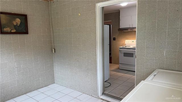 1009 S Missouri Avenue, Weslaco, TX 78596
