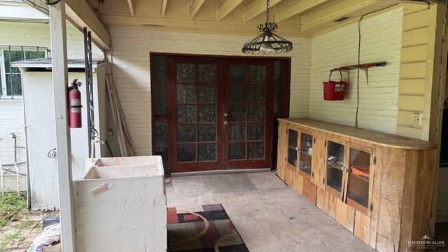 1009 S Missouri Avenue, Weslaco, TX 78596