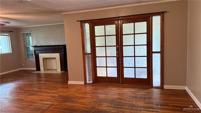 1009 S Missouri Avenue, Weslaco, TX 78596