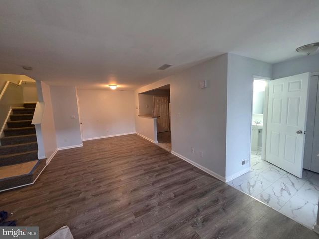 2602 SAXONY DR, Mount Laurel, NJ 08054