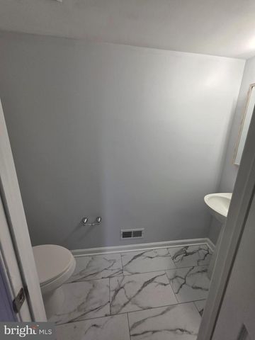 2602 SAXONY DR, Mount Laurel, NJ 08054