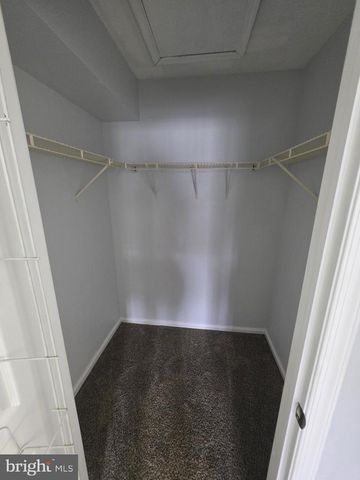 2602 SAXONY DR, Mount Laurel, NJ 08054