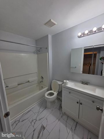 2602 SAXONY DR, Mount Laurel, NJ 08054