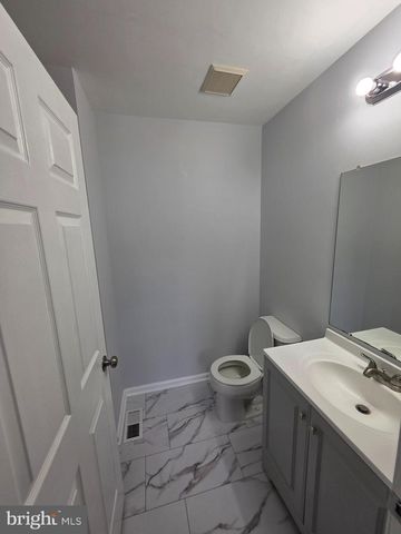 2602 SAXONY DR, Mount Laurel, NJ 08054