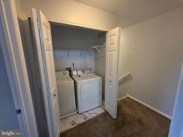 2602 SAXONY DR, Mount Laurel, NJ 08054