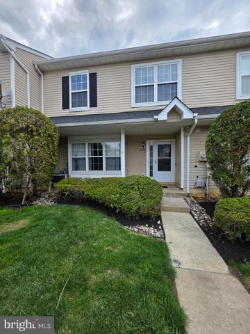 2602 SAXONY DR, Mount Laurel, NJ 08054