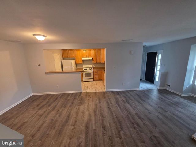 2602 SAXONY DR, Mount Laurel, NJ 08054