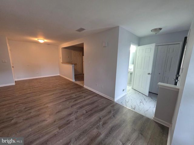 2602 SAXONY DR, Mount Laurel, NJ 08054