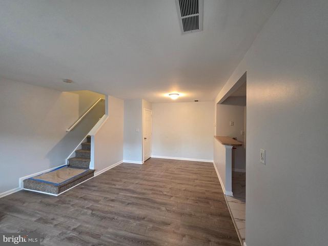 2602 SAXONY DR, Mount Laurel, NJ 08054