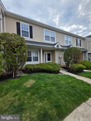 2602 SAXONY DR, Mount Laurel, NJ 08054