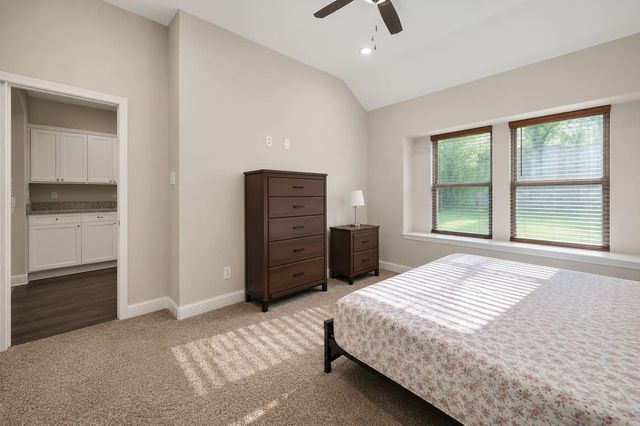 411 N Dwight Avenue, Dallas, TX 75211