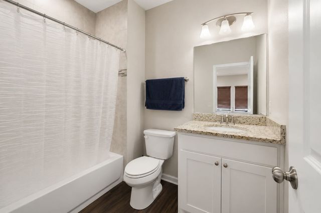 411 N Dwight Avenue, Dallas, TX 75211