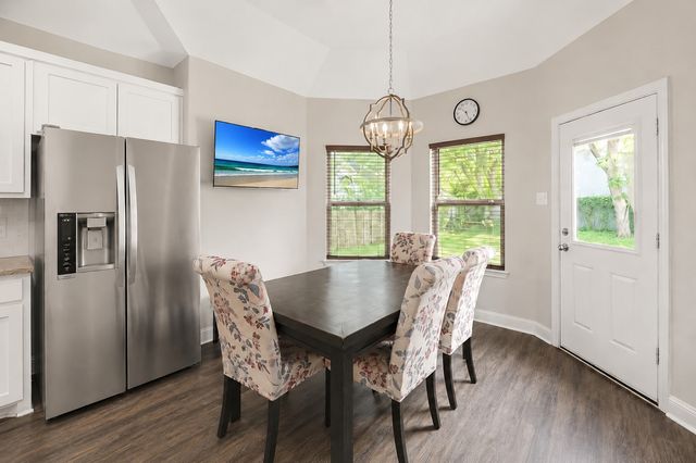 411 N Dwight Avenue, Dallas, TX 75211