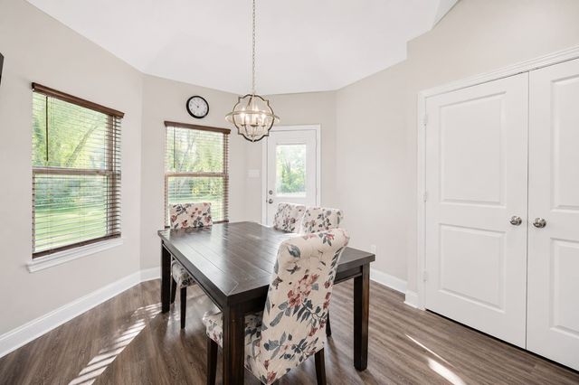 411 N Dwight Avenue, Dallas, TX 75211