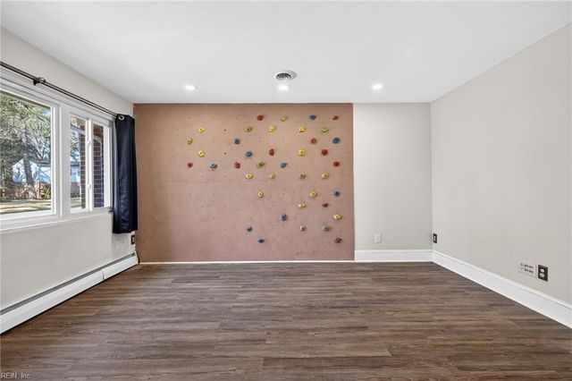 803 Townsend Ct, Norfolk, VA 23502