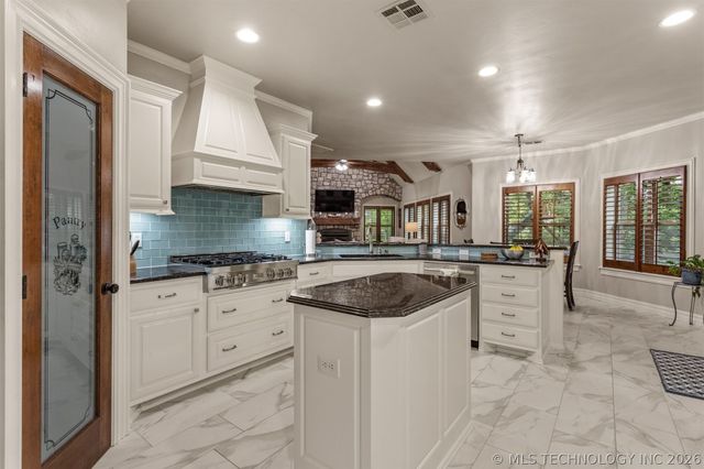 13711 S 18th Street, Bixby, OK 74008