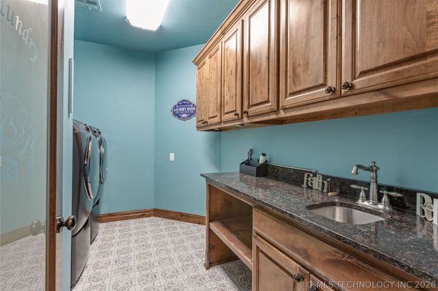13711 S 18th Street, Bixby, OK 74008