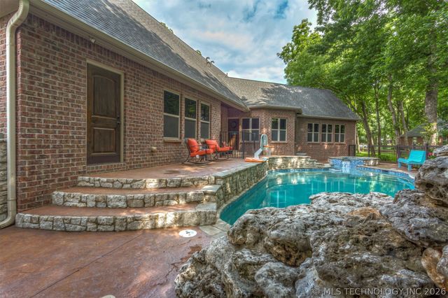 13711 S 18th Street, Bixby, OK 74008