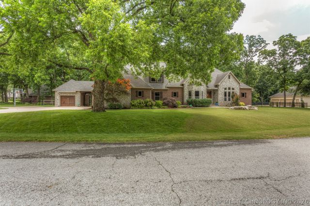 13711 S 18th Street, Bixby, OK 74008